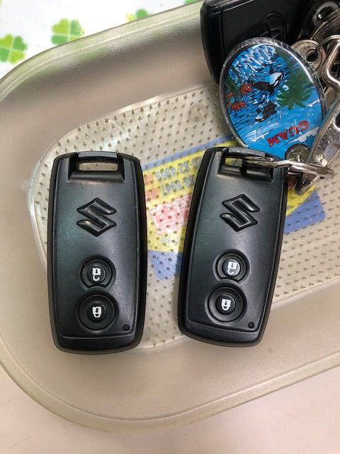 右側今使用中スマートキー 左側追加したいスマートキー(未登録)