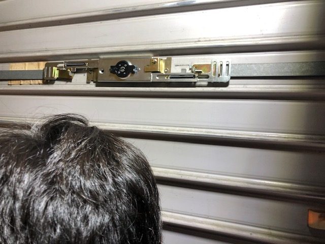 左右のバーの調節します