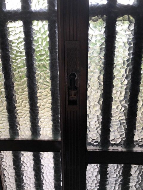 旧型ねじ込み式サムターン