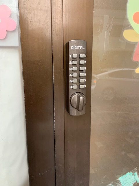 外側