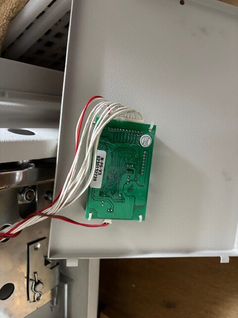 裏蓋に基盤が有ります